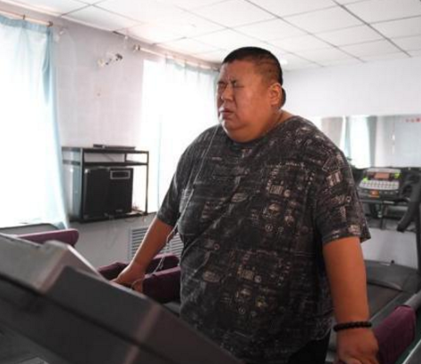河南480斤胖男到长春减肥 希望恢复健康照顾家人2.