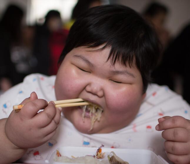 肥胖也属于“营养不良” 儿童减肥也要补充营养