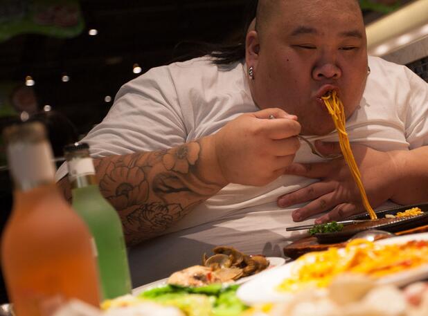为控制肥胖 泰国政府提高对含糖量高的软饮的赋税