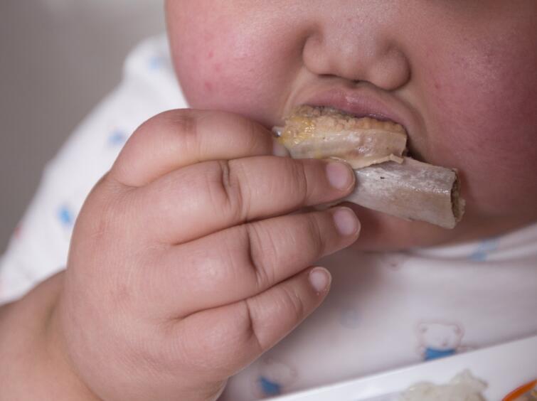 肥胖给儿童带来五大类疾病，家长要注意了